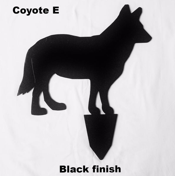 Coyote metal yard art Silhouette Yard Decor horseflymetalart.com